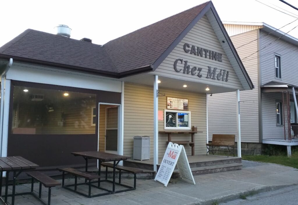 Thumbnail-For-Cantine -Sainte-Hélène-de-Bagot-By-Jet Loans