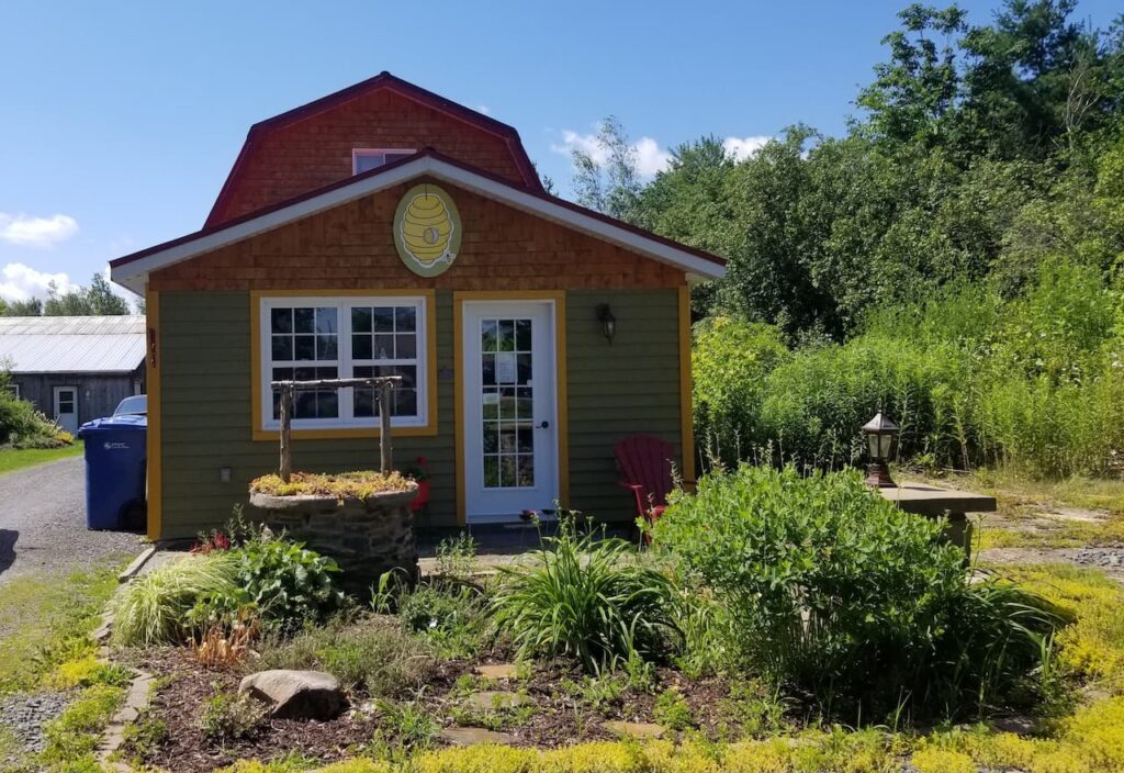 Thumbnail-For-Miel Fontaine- Saint-Cécile-De-Milton-By-Jet Loans