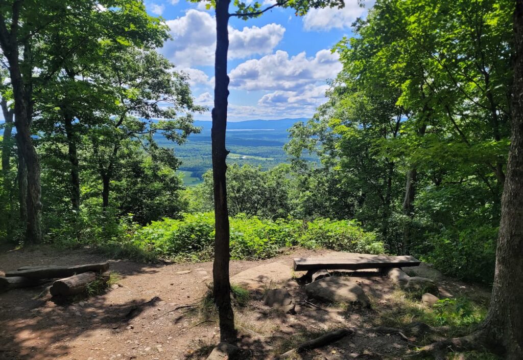 Thumbnail-For-Beautiful Views-At-Mont Shefford -By-Jet Loans