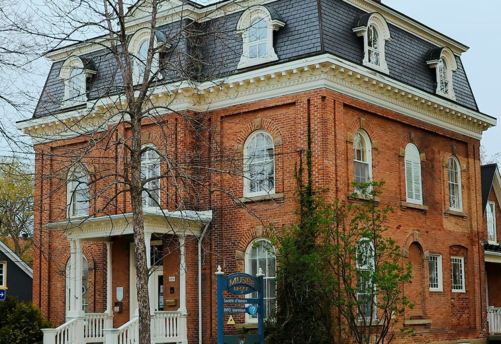 Thumbnail-For-Musée Bruck-QC -By-Jet Loans