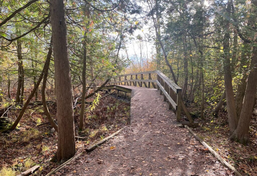 Thumbnail-For-Trail-At-Centre d_Interprétation de la Nature du Lac Boivin-By-Jet Loans